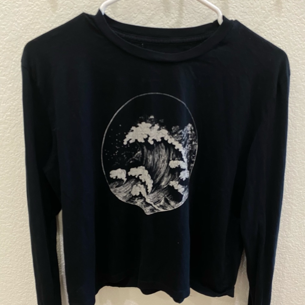 Black Long Sleeve Wave Shirt